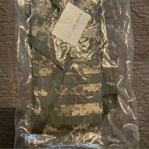 Army Hydration System, ACU, NWT, still in packaging, bladder included